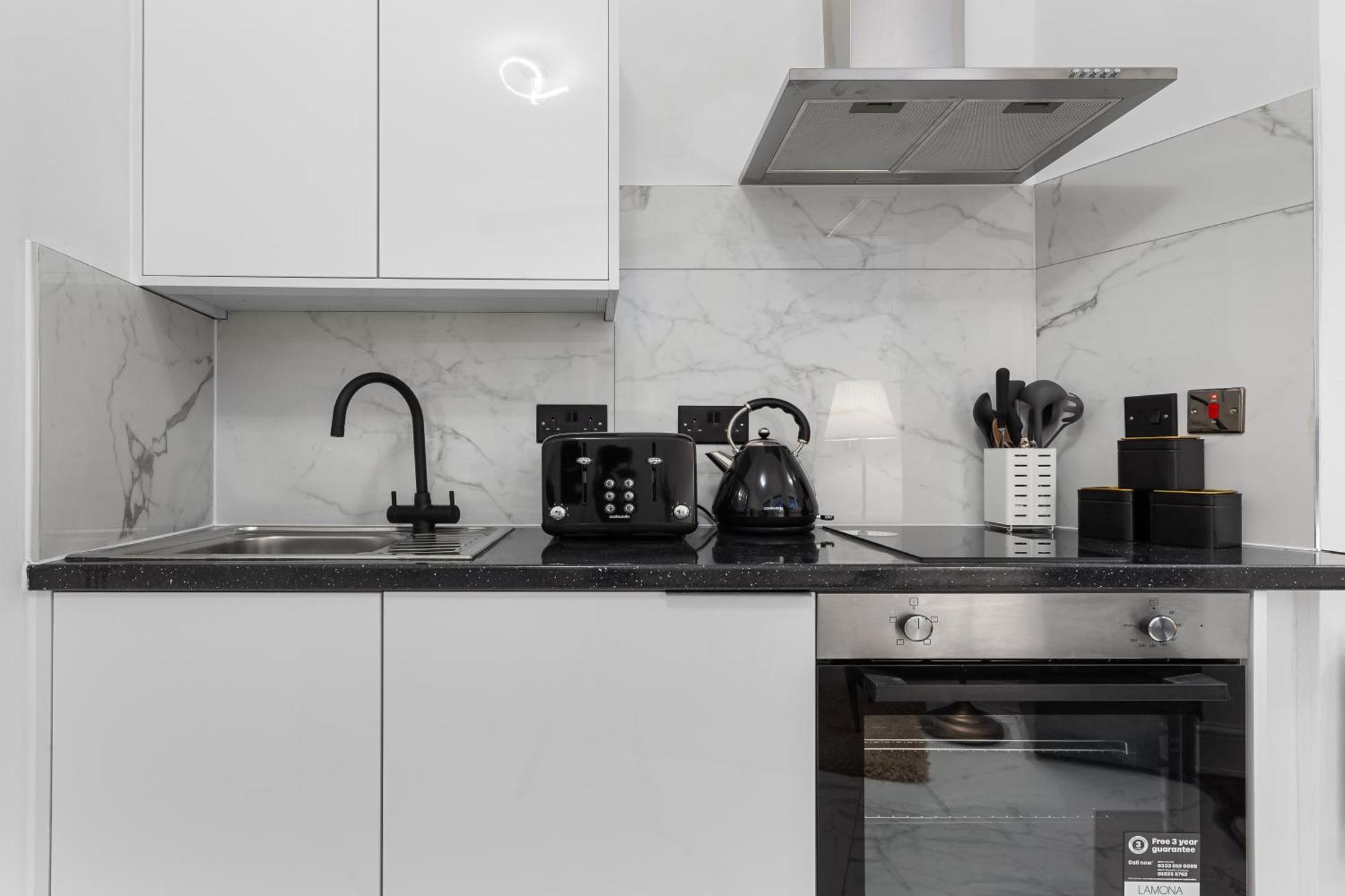 Serviced Modern Flat - Sleeps 2 - Good Links To King Cross, Euston, Finchley Road Station - Nw3
