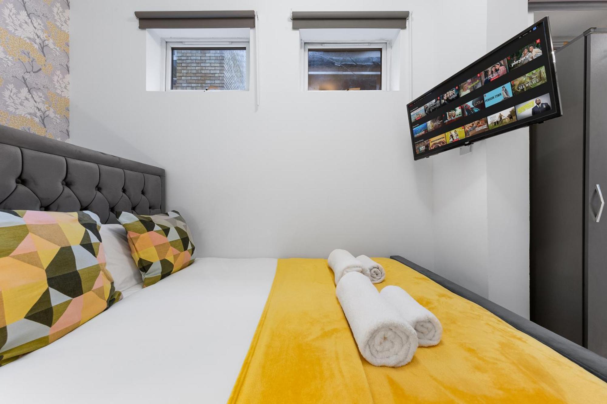 Serviced Modern Flat - Sleeps 2 - Good Links To King Cross, Euston, Finchley Road Station - Nw3 * Londra