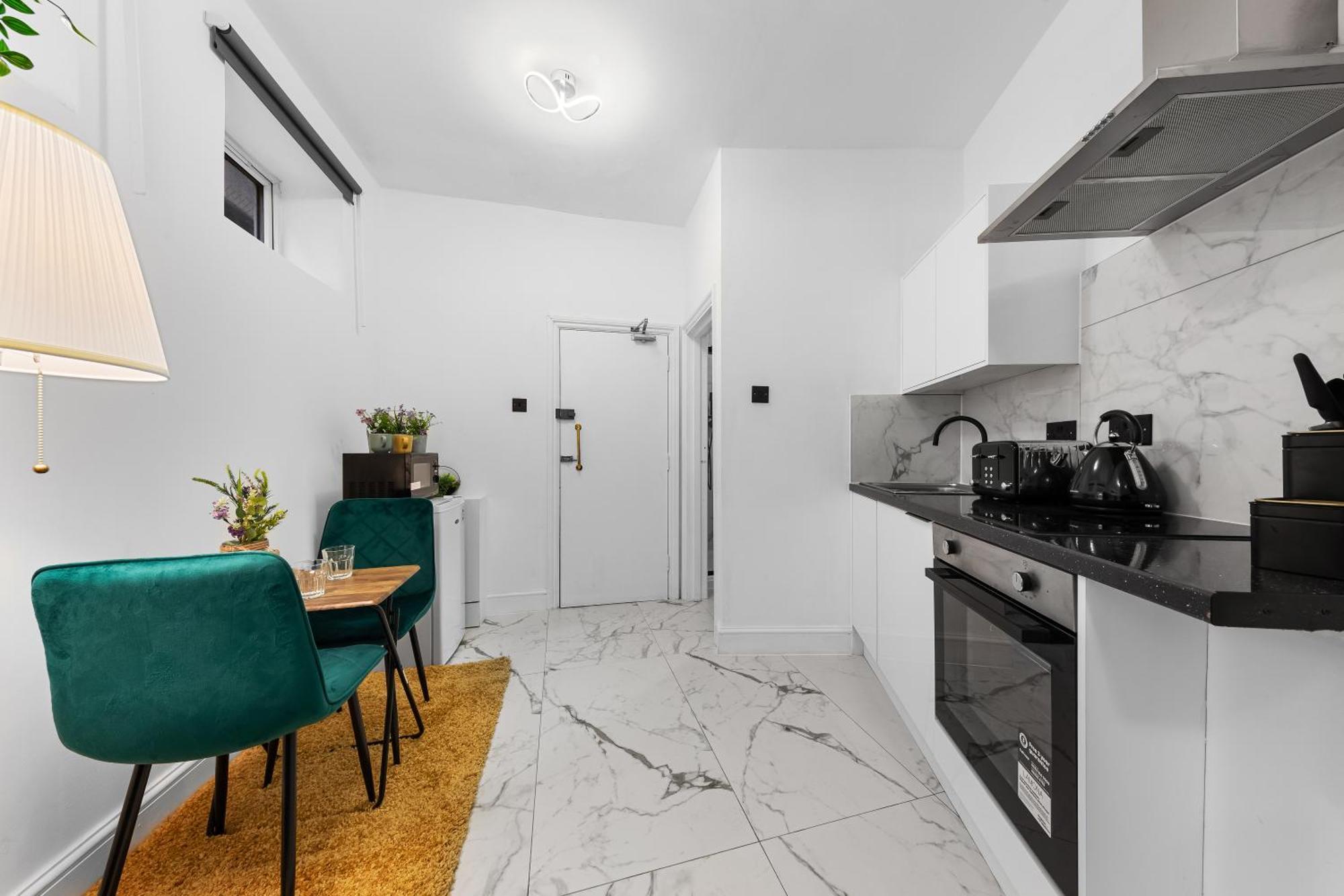 Serviced Modern Flat - Sleeps 2 - Good Links To King Cross, Euston, Finchley Road Station - Nw3 Appartamento *
